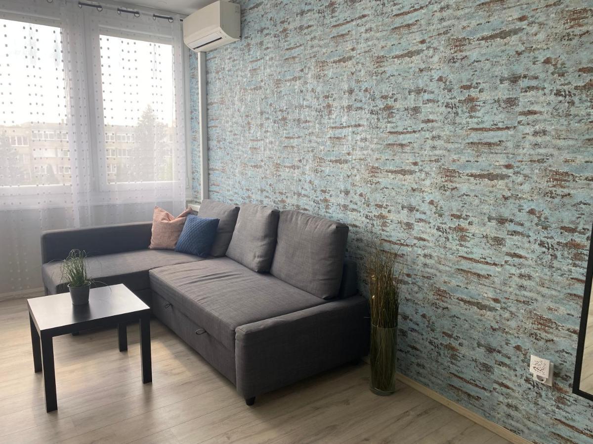 Апартаменти Dozsa Apartman Геделле Екстер'єр фото
